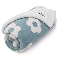 3D Textured Flower Print Waterproof Pet Blanket Blue