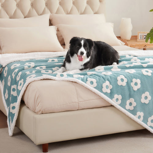3D Textured Flower Print Waterproof Pet Blanket Blue