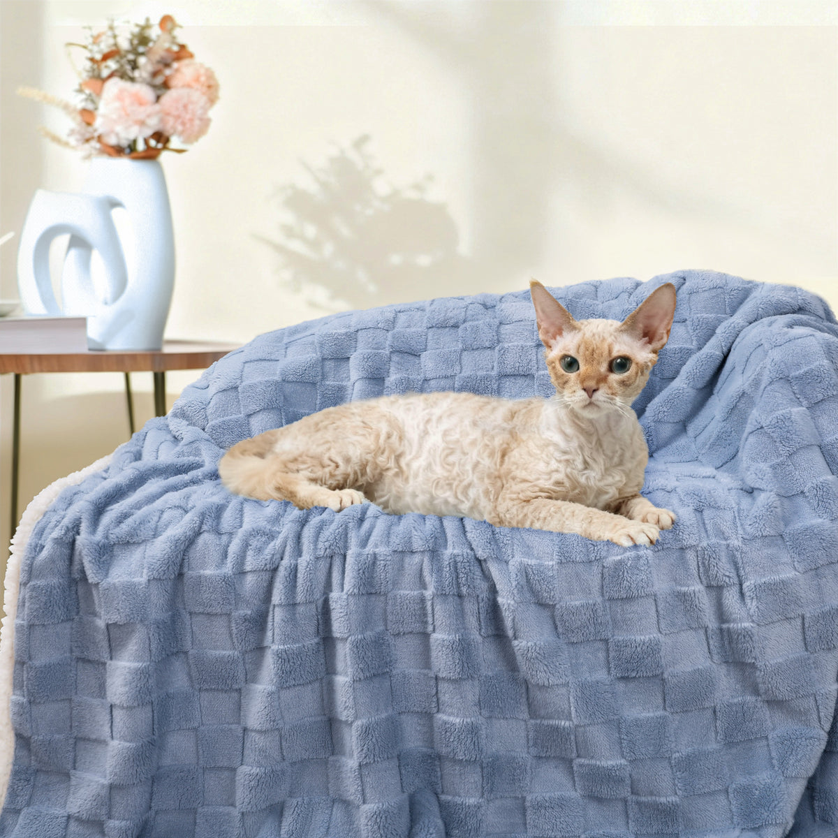 Reversible 3D Jacquard Soft Waterproof Pet Blanket for Large Dogs and Cats