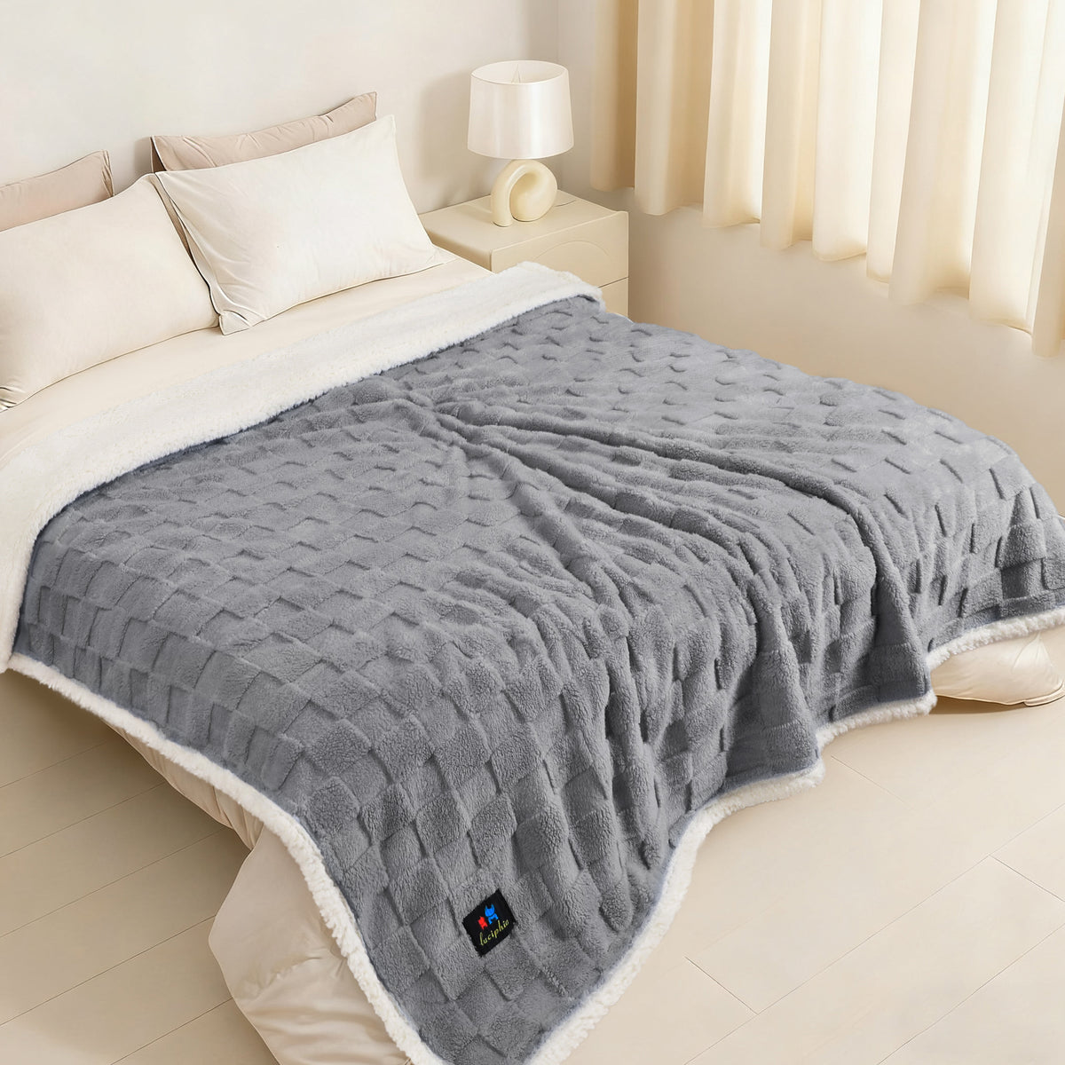 Reversible 3D Jacquard Soft Waterproof Pet Blanket for Large Dogs and Cats